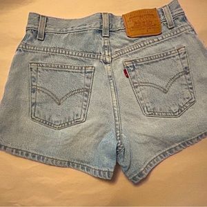 Levi shorts. Junior size 5